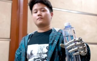 bionic hand for disable person made by china
